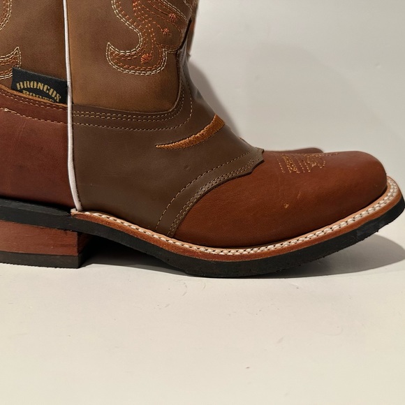 Broncos Western Boots - Picture 12 of 13